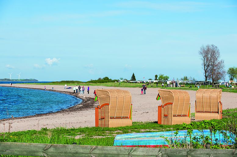 txn-p. Urlaub am Meer: In der Region um Langballig finden sich zahlreiche strandnahe Campingplätze mitten in der Natur Schleswig-Holsteins.