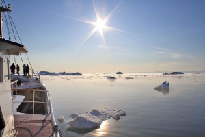 Eisige Weite: Für viele Reisende ist eine Arktis-Kreuzfahrt ein Lebenstraum. Foto: djd/Polar Kreuzfahrten