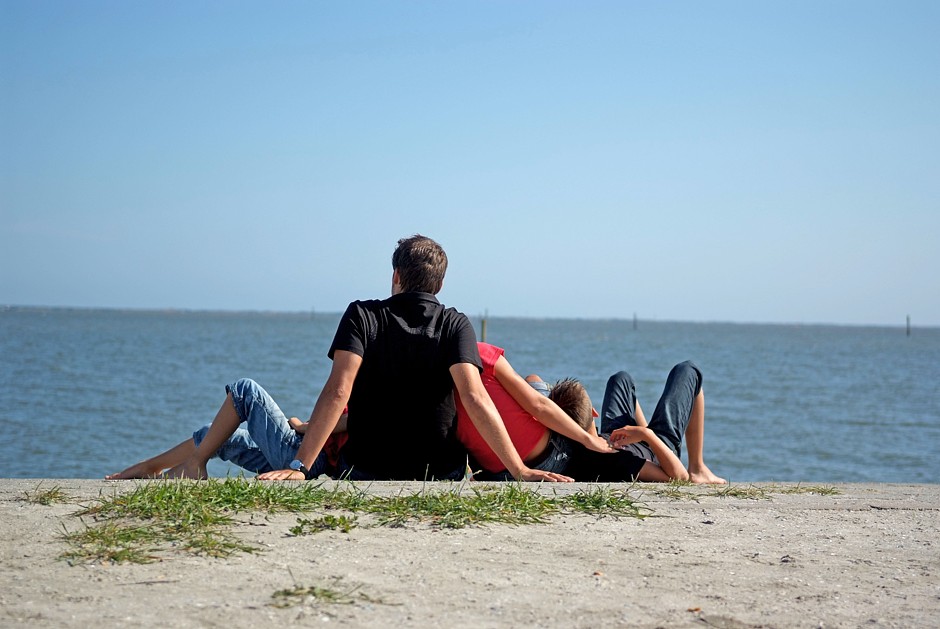 Die Landschaft zwischen Wattenmeer und grünem Hinterland ist wie gemacht, um einen Gang zurückzuschalten. Foto: djd/Tourismus GmbH Gemeinde Dornum