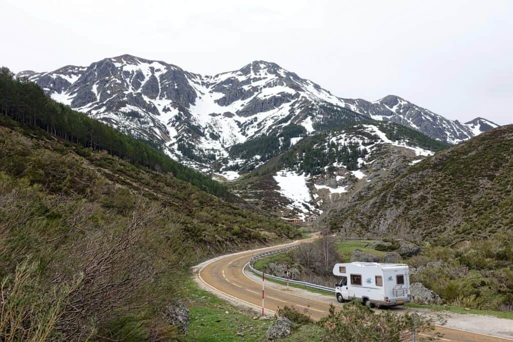 Urlaub mit dem Wohnmobil in den Bergen
